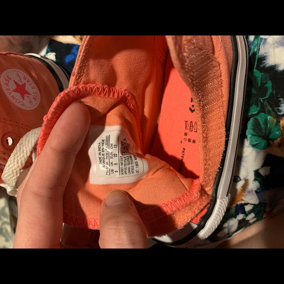 Toddler Converse shoes - Picture 6 of 8